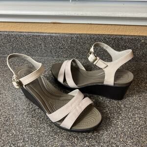 Crocs Dual Comfort Sandal Women 9 Canvas Ivory Ankle Strap Open Toe Wedge Casual